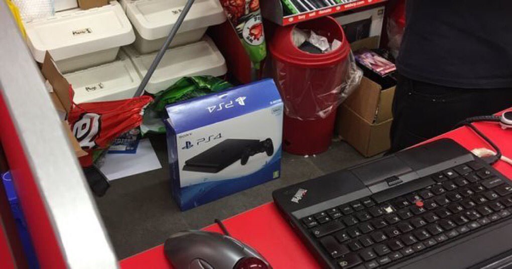 PS4-Slim-Floor