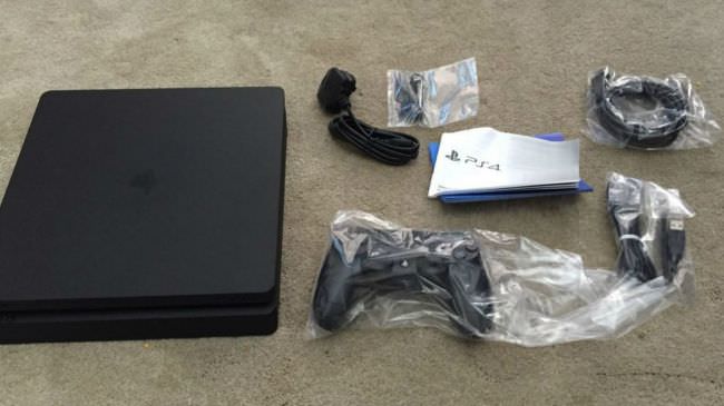 PS4-Slim-Unboxed